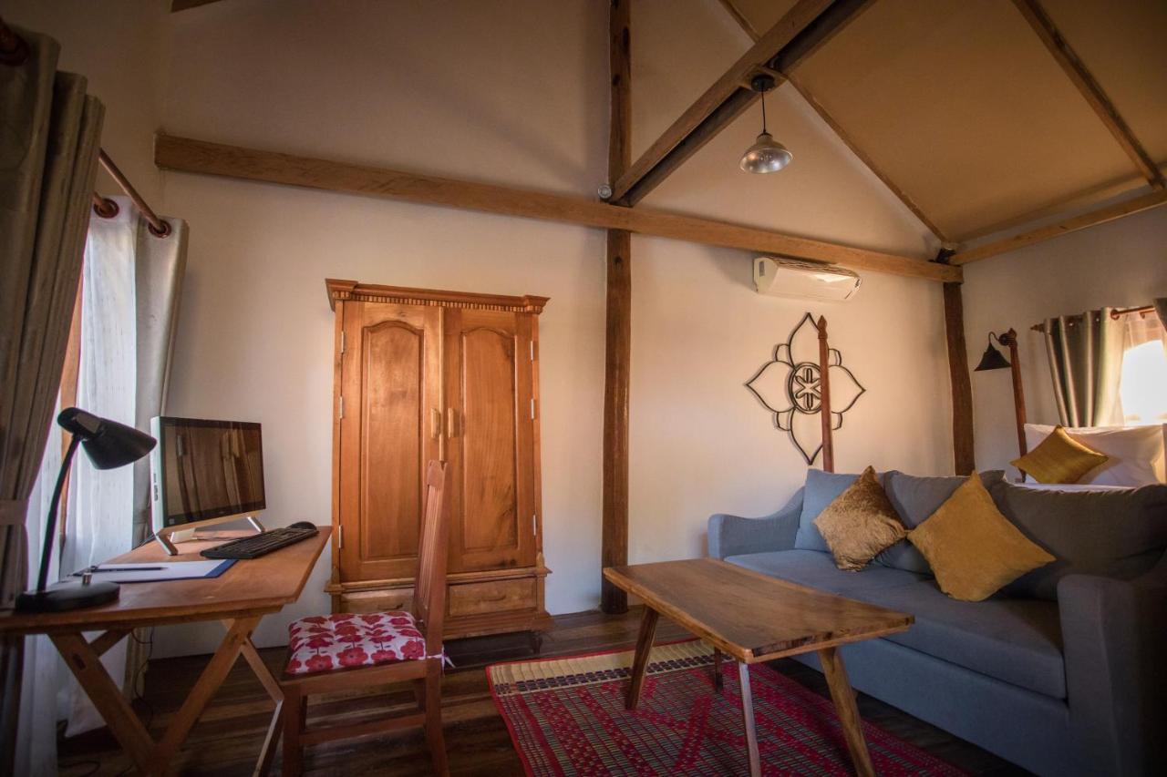 The Wood Family Retreat Hotel Phumi Trapeang Rung Ngoại thất bức ảnh